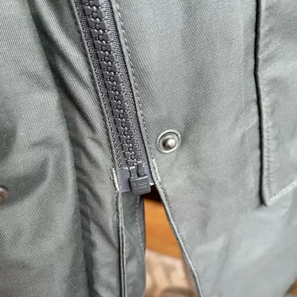 The north face winter jacket - Picture 3 of 9